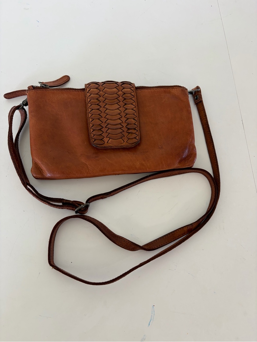 Vilenca Holland Double Zip Tan Leather Thin Crossbody Bag